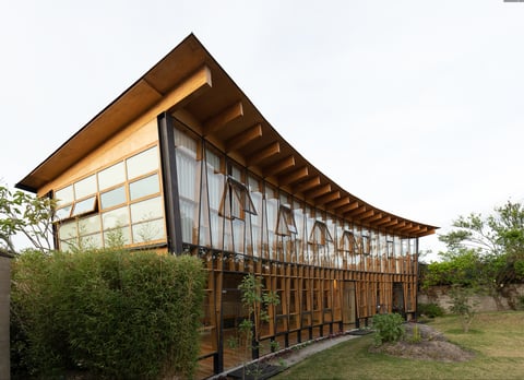 Architectural kinship between Kathmandu and Quito